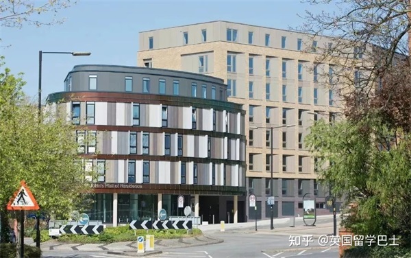 【在職研究生】英國(guó)一年制碩士能在國(guó)內(nèi)上網(wǎng)課嗎2023年春季有哪些大學(xué)和專(zhuān)業(yè)可申請(qǐng)