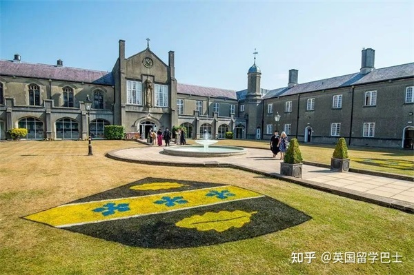 【在職研究生】英國(guó)一年制碩士能在國(guó)內(nèi)上網(wǎng)課嗎2023年春季有哪些大學(xué)和專(zhuān)業(yè)可申請(qǐng)