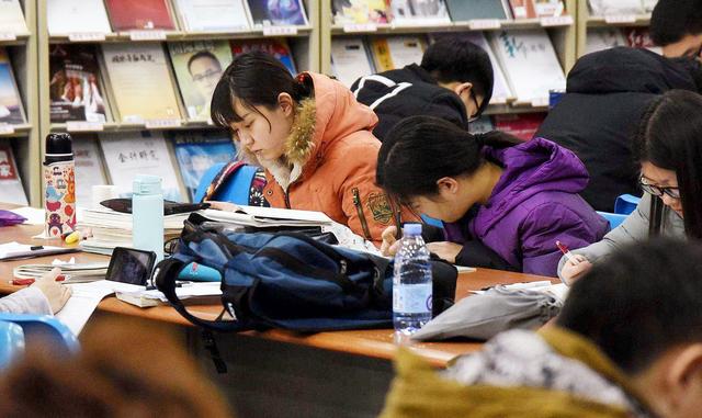 考研選擇學(xué)校，最應(yīng)該考慮這4個(gè)問(wèn)題，因?yàn)檫x擇比努力更重要